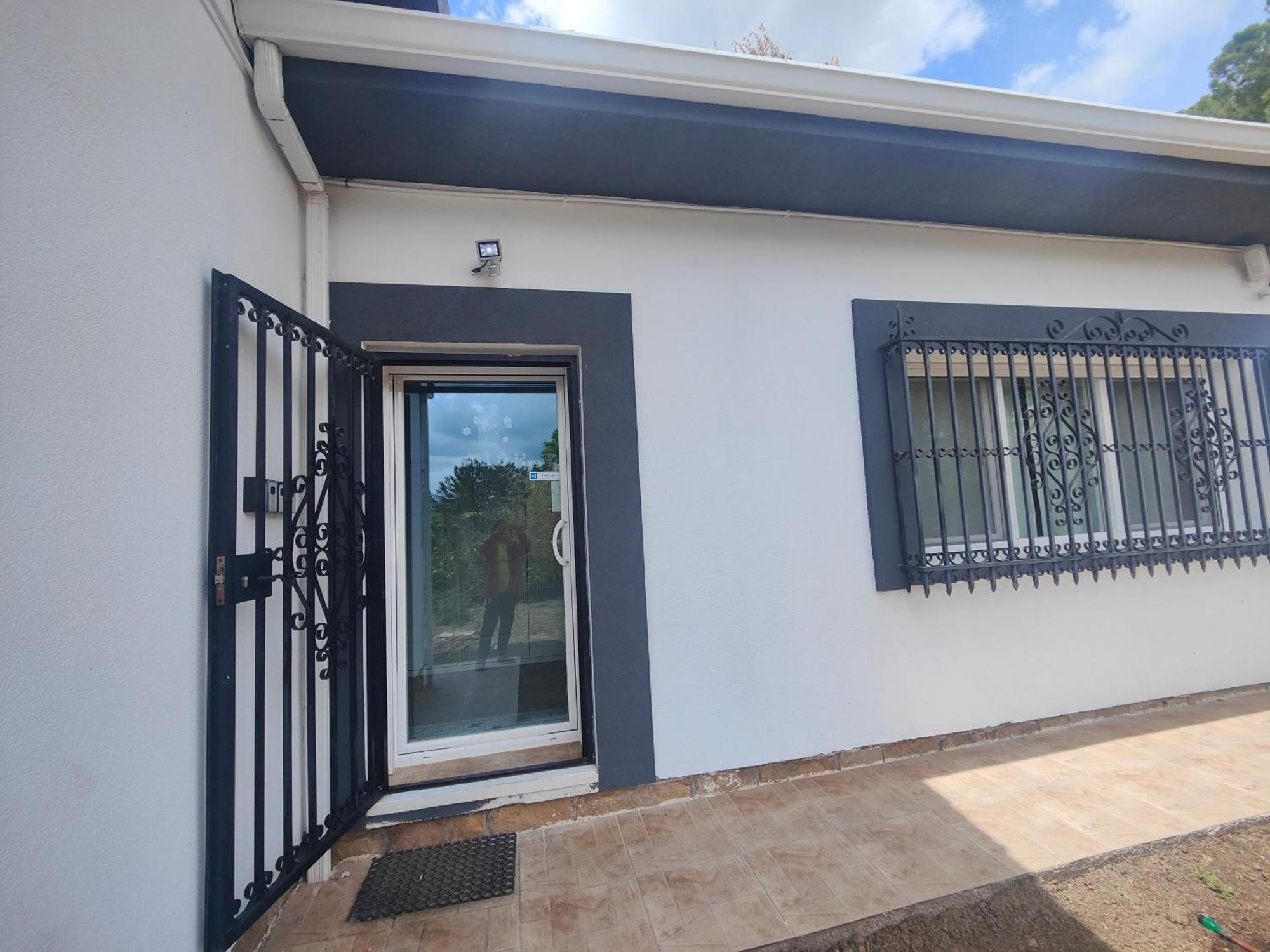 Chalet Con Piscina Y Jacuzzi En Madrid Alquila Habitaciones Algete Exterior foto