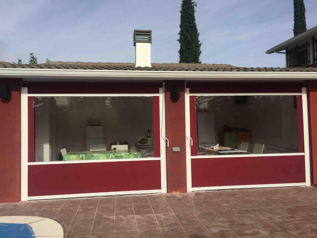 Chalet Con Piscina Y Jacuzzi En Madrid Alquila Habitaciones Algete Exterior foto